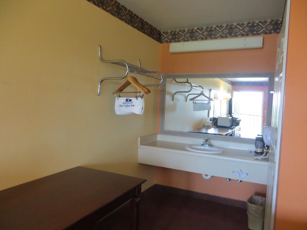 Americas Best Value Inn Ozark Exterior foto